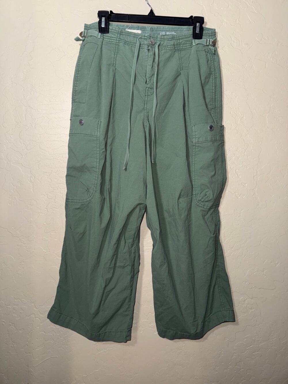 Anthropologie x Pilcro slouchy fit surplus cargo pants size 28 wide leg cropped